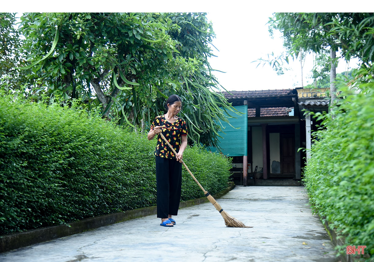 Mở cánh cửa cho học sinh nghèo học giỏi vào đại học - cần thêm sự cộng hưởng từ cộng đồng (Bài 2): Mẹ con cậu học trò nghèo và tương lai rộng mở