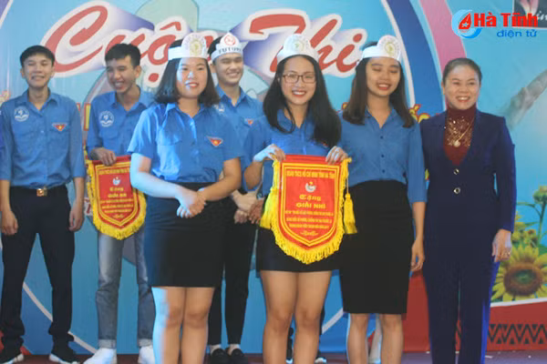 hon 300 dvtn thi tim hieu phong chong tac hai thuoc la