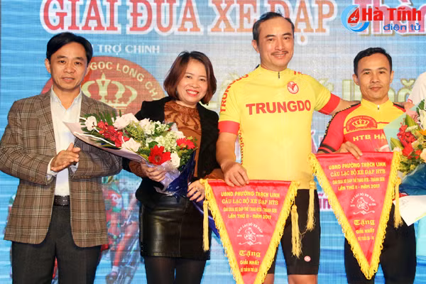 26 cua ro tranh tai giai dua xe dap thanh sen mo rong lan thu ii