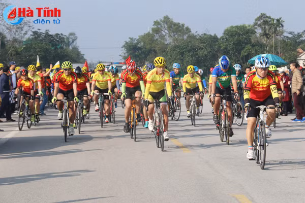 26 cua ro tranh tai giai dua xe dap thanh sen mo rong lan thu ii