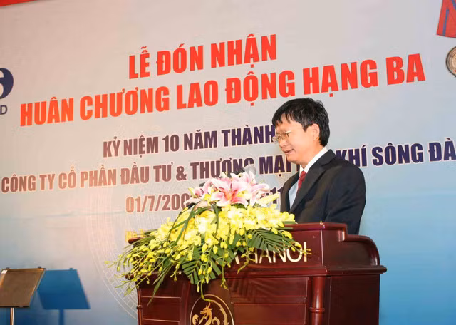 bat tam giam ong dinh manh thang em trai ong dinh la thang