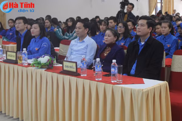 hon 300 dvtn thi tim hieu phong chong tac hai thuoc la
