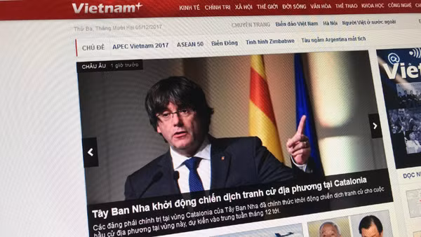 thu phi doc bao online tai viet nam vietnamplus tien phong