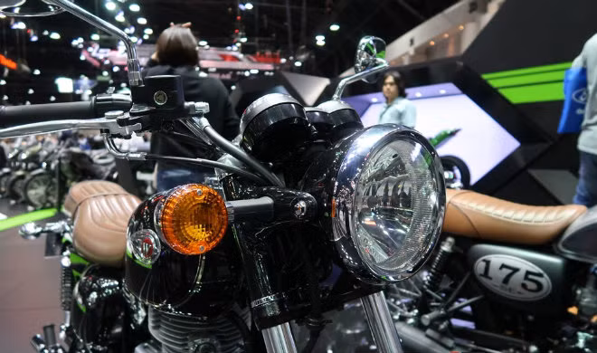 phat them xe no co dien kawasaki w250 vua ra mat