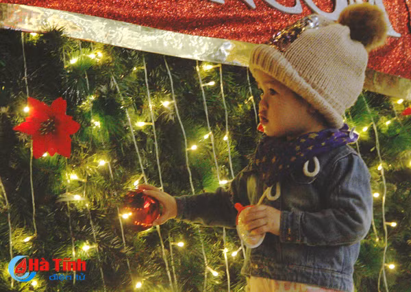 ron rang khong khi noel som o tp ha tinh