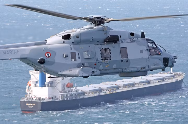 suc manh dang gom cua truc thang su tu bien nh90