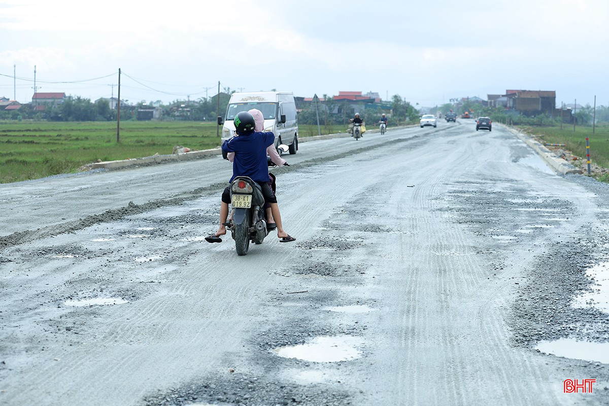 bqbht_br_nang-cap-quoc-lo-1-o-ha-tinh-7b.jpg