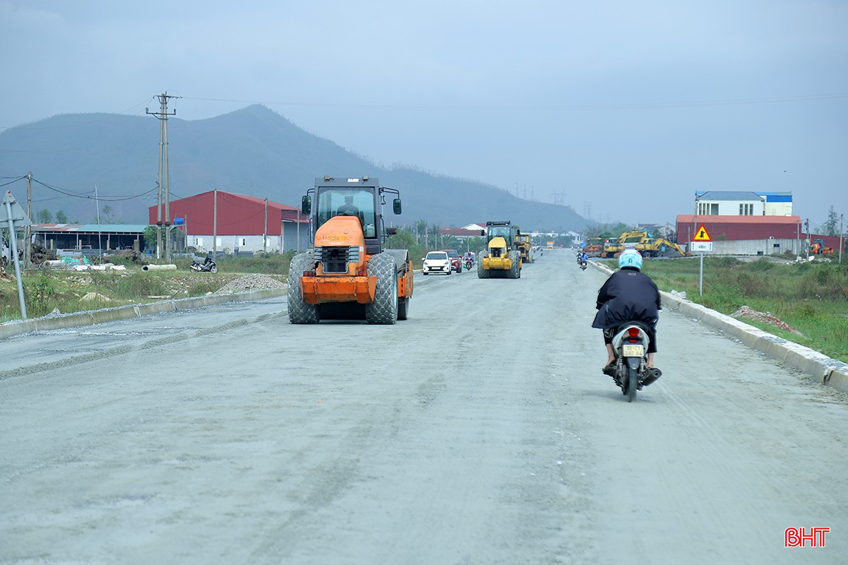 bqbht_br_nang-cap-quoc-lo-1-o-ha-tinh-3a.jpg