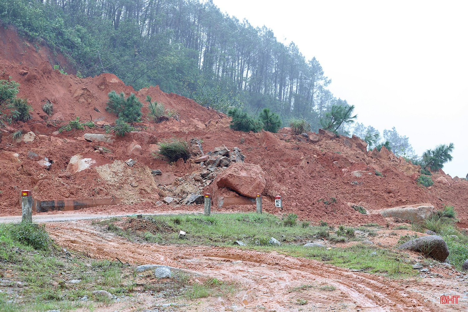 bqbht_br_sat-lo-duong-ven-bien-ha-tinh-12a.jpg