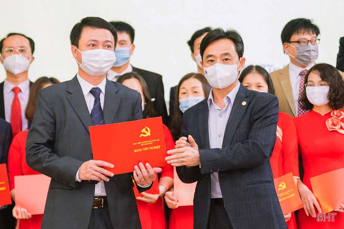 86 học viên Hà Tĩnh hoàn thành lớp cao cấp lý luận chính trị hệ không tập trung