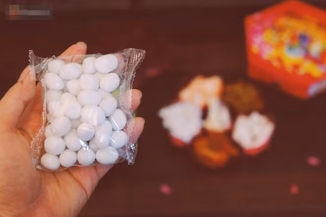 Nhớ quay quắt những thứ quà trong khay bánh kẹo tết “ngày xưa ta bé”