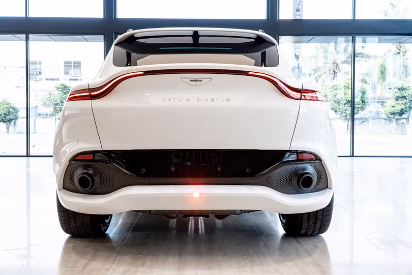 Cận cảnh siêu SUV Aston Martin DBX giá gần 17 tỷ đầu tiên tại Việt Nam