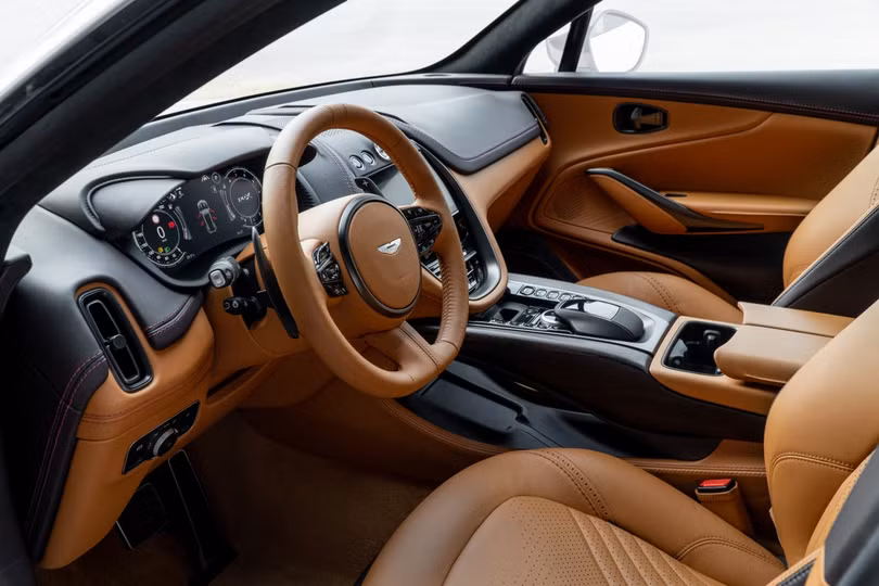 Cận cảnh siêu SUV Aston Martin DBX giá gần 17 tỷ đầu tiên tại Việt Nam
