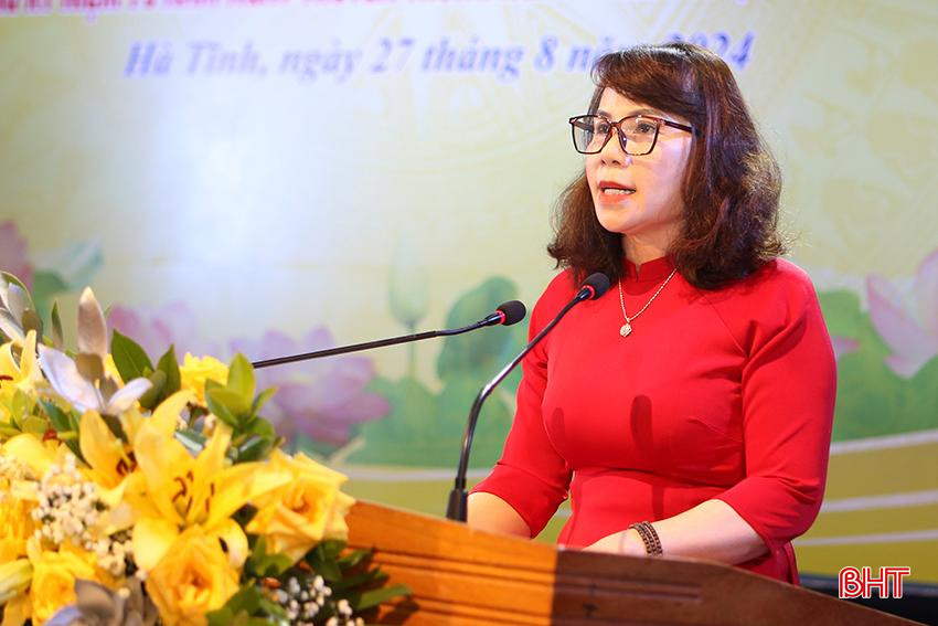 Phó Giám đốc Sở VH-TT&amp;DL Lê Thị Loan báo cáo tổng kết hội thi.