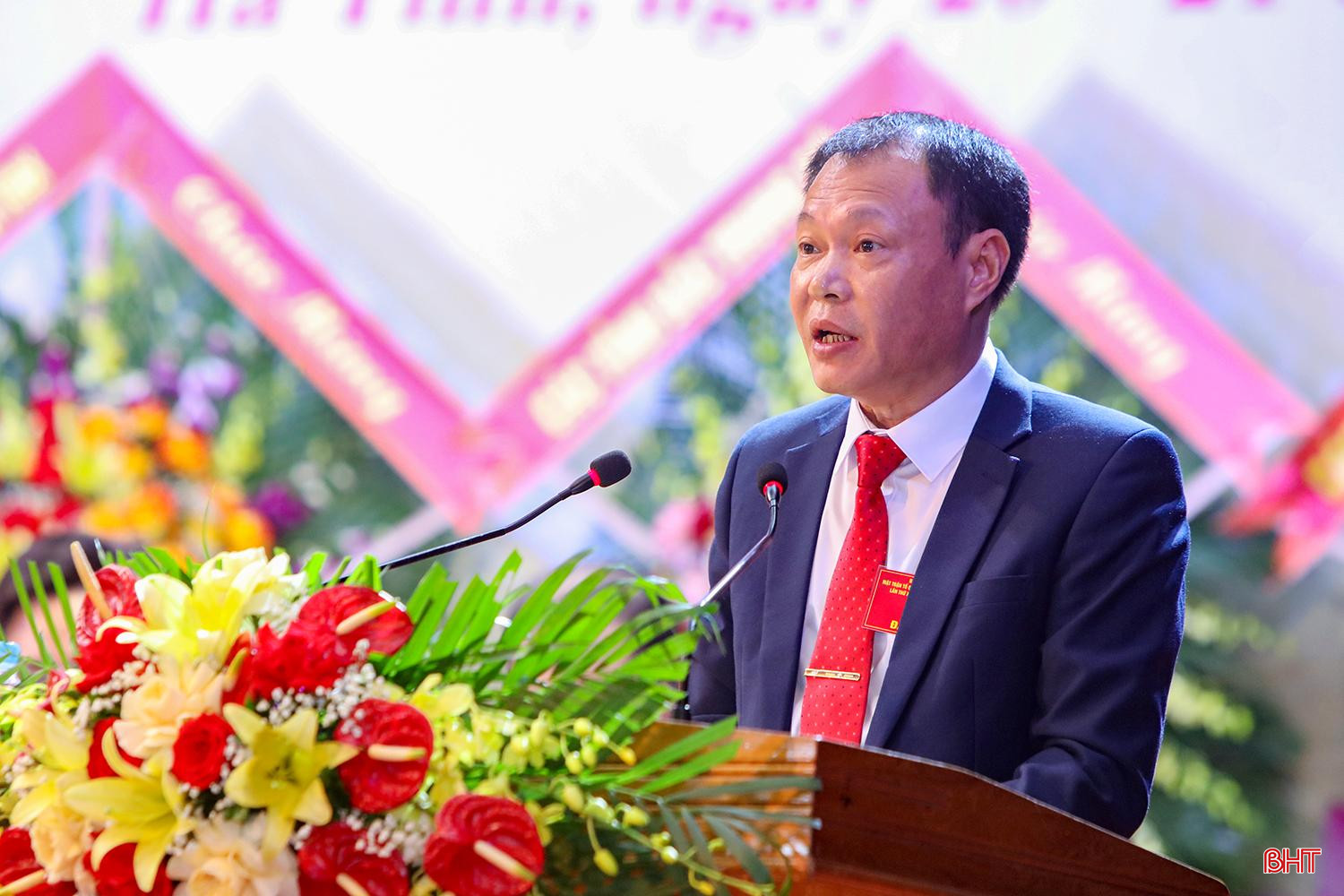 Phó Chủ tịch Thường trực Ủy ban MTTQ tỉnh Thái Ngọc Hải trình bày Báo cáo Chính trị tại đại hội.