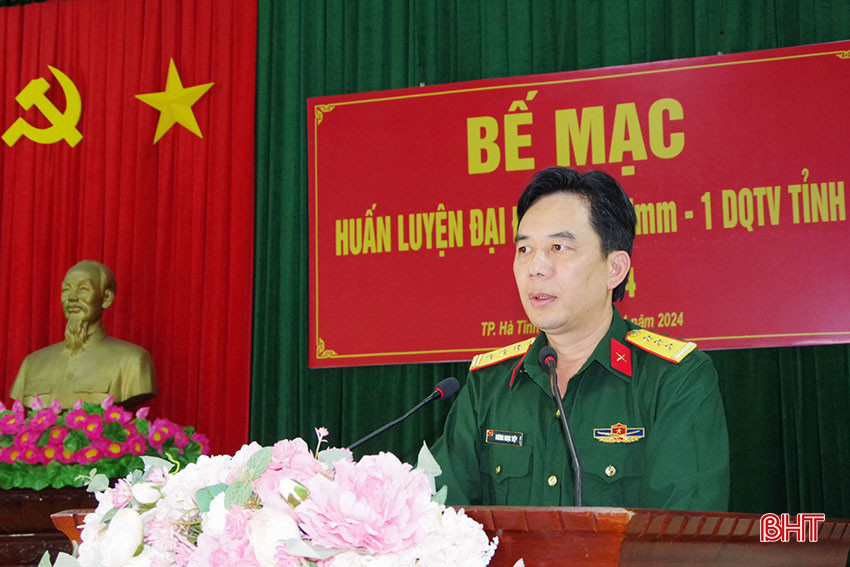 Thượng tá Dương Ngọc Tiệp - Phó Tham mưu trưởng Bộ CHQS tỉnh yêu cầu cán bộ, chiến sĩ Đại đội Pháo Phòng không TP Hà Tĩnh tiếp tục phát huy tinh thần trách nhiệm, ra sức học tập, huấn luyện, không ngừng đổi mới, sáng tạo, thực sự làm chủ vũ khí, khí tài, nâng cao tinh thần cảnh giác, đáp ứng yêu cầu, nhiệm vụ được giao.