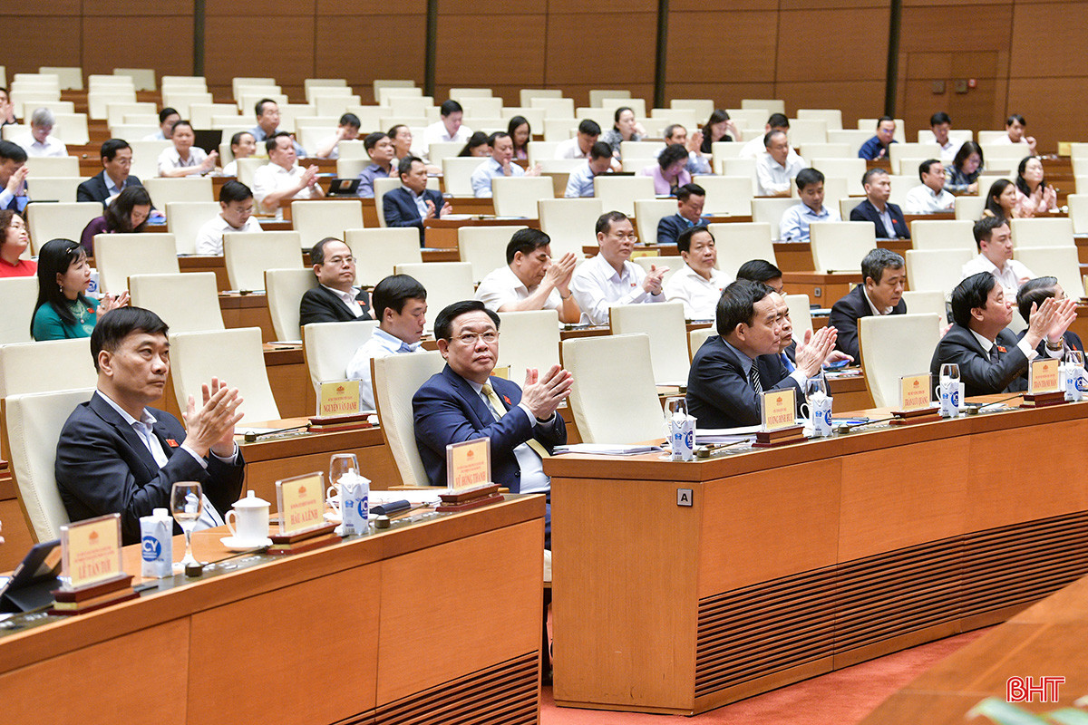 24.03.28.PhatDongThiDua80NamQuocHoiVN.4.jpg