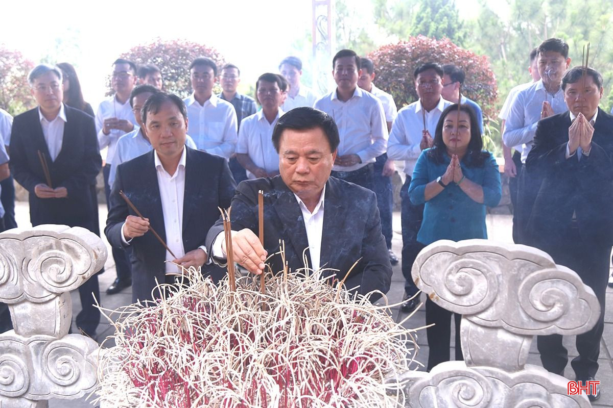 tong-bi-thu-tran-phu-1.jpg