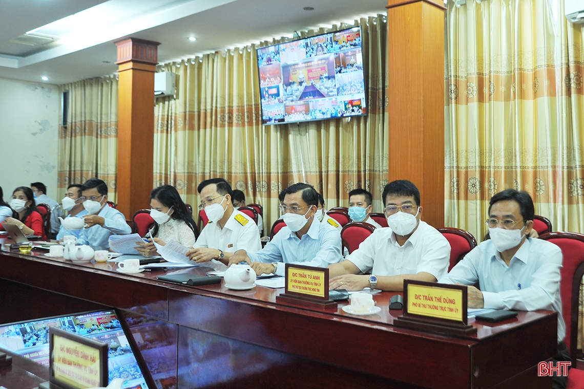 Hà Tĩnh đối thoại, tôn vinh doanh nghiệp, doanh nhân tiêu biểu dịp 13/10