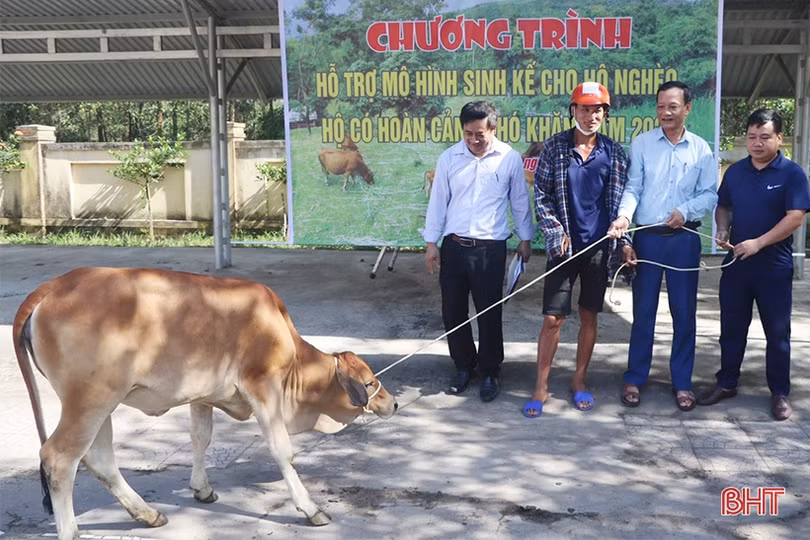 Vũ Quang vận động quyên góp gần 5 tỷ đồng chăm lo cho người nghèo