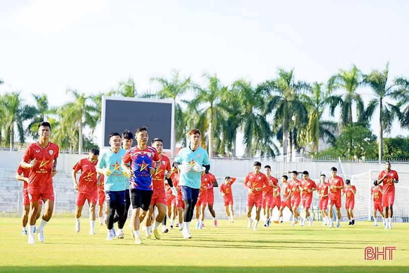 Hồng Lĩnh Hà Tĩnh chạm trán ứng viên vô địch trong vòng đấu đầu