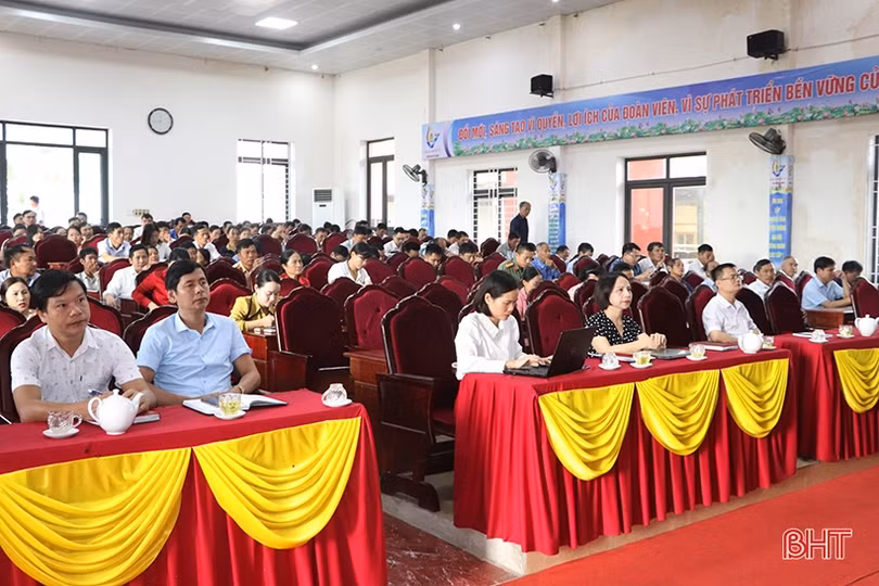 Tập huấn kiến thức pháp luật cho tuyên truyền viên, hòa giải viên cơ sở ở Vũ Quang