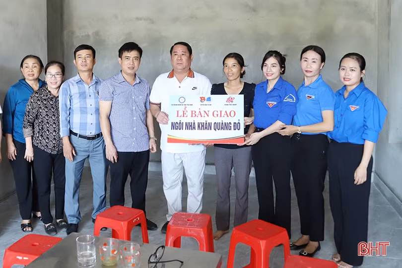 Hội Doanh nghiệp Hà Tĩnh phía Nam bàn giao 4 nhà nhân ái tại Nghi Xuân