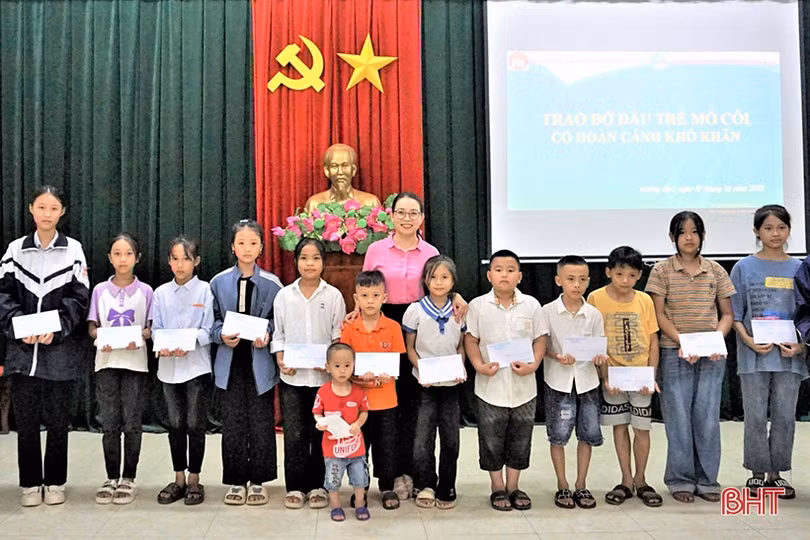 41 trẻ em mồ côi ở Hương Khê được đỡ đầu