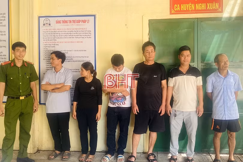 Bắt 7 con bạc đang say sưa “giật liêng” ở Nghi Xuân
