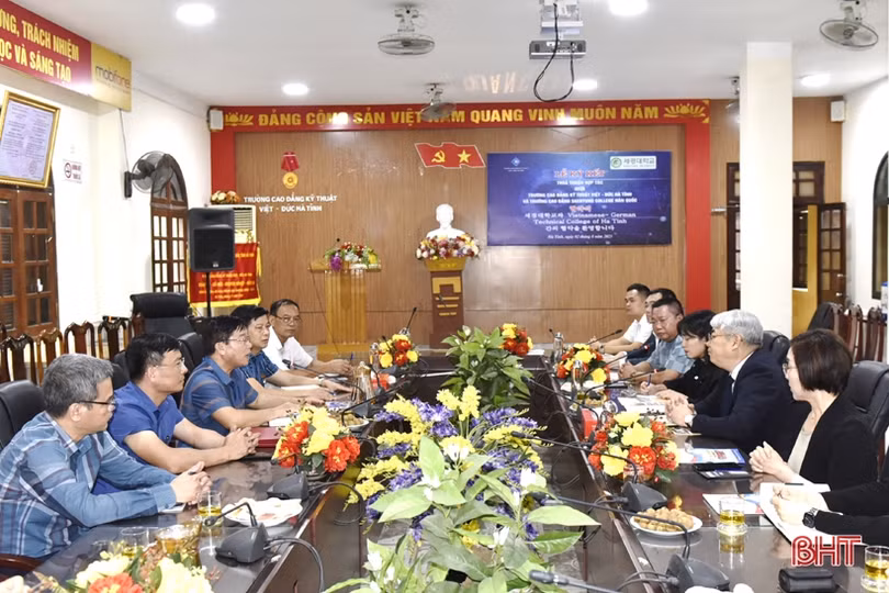 Cao đẳng Việt - Đức Hà Tĩnh hợp tác đào tạo với trường Saekyung Hàn Quốc