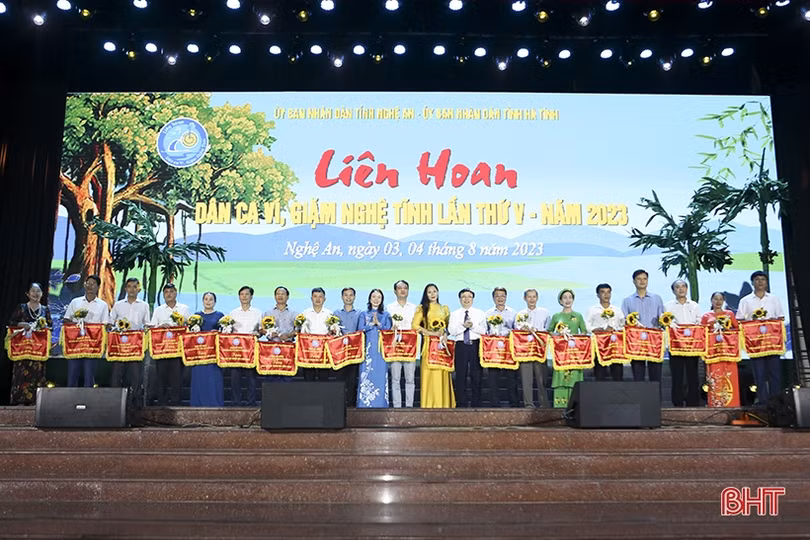 Khai mạc Liên hoan dân ca ví, giặm Nghệ Tĩnh lần thứ V