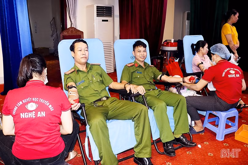 Đức Thọ thu về 300 đơn vị máu trong ngày hội hiến máu tình nguyện