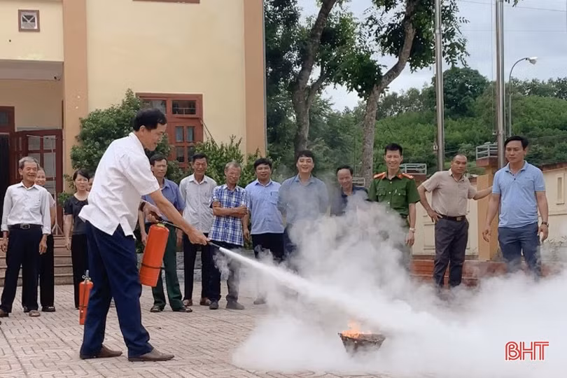 Hương Sơn lan tỏa thông điệp “Nhà tôi có bình chữa cháy”