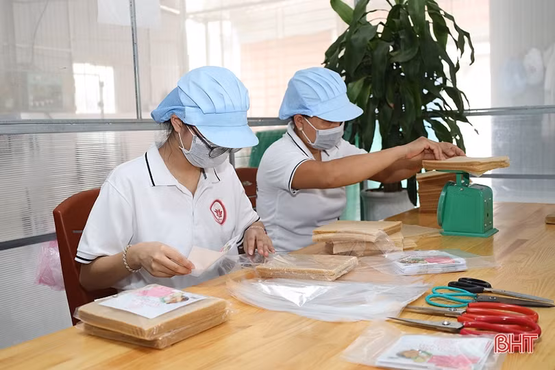 Bánh đa nem vùng ven đô vươn tầm OCOP