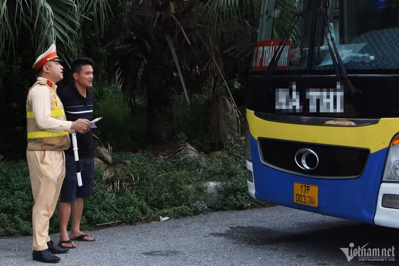 Bắt đầu tổng kiểm soát ô tô khách, xe container trên toàn quốc
