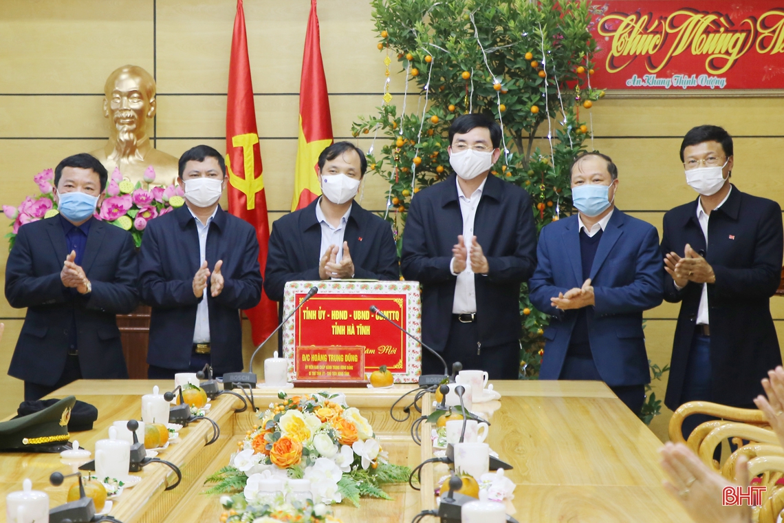 Bí thư Tỉnh ủy kiểm tra công tác sẵn sàng chiến đấu khu vực phía Nam Hà Tĩnh