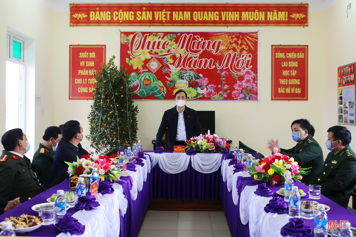 Bí thư Tỉnh ủy kiểm tra công tác sẵn sàng chiến đấu khu vực phía Nam Hà Tĩnh