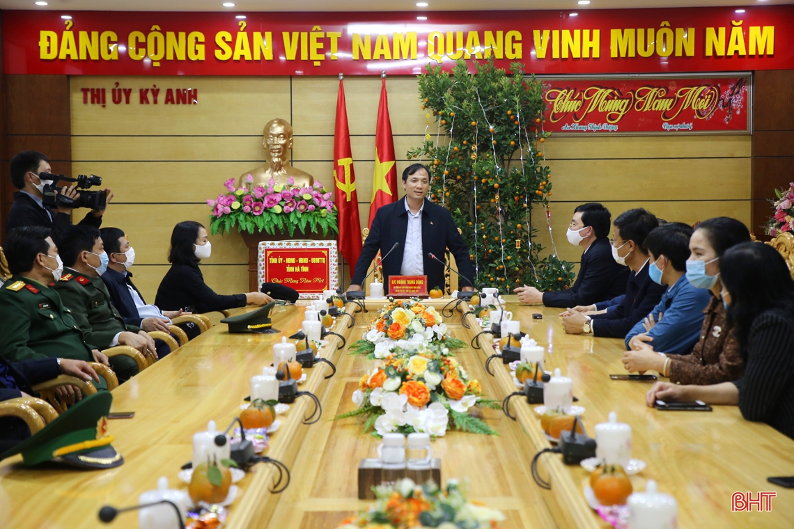 Bí thư Tỉnh ủy kiểm tra công tác sẵn sàng chiến đấu khu vực phía Nam Hà Tĩnh