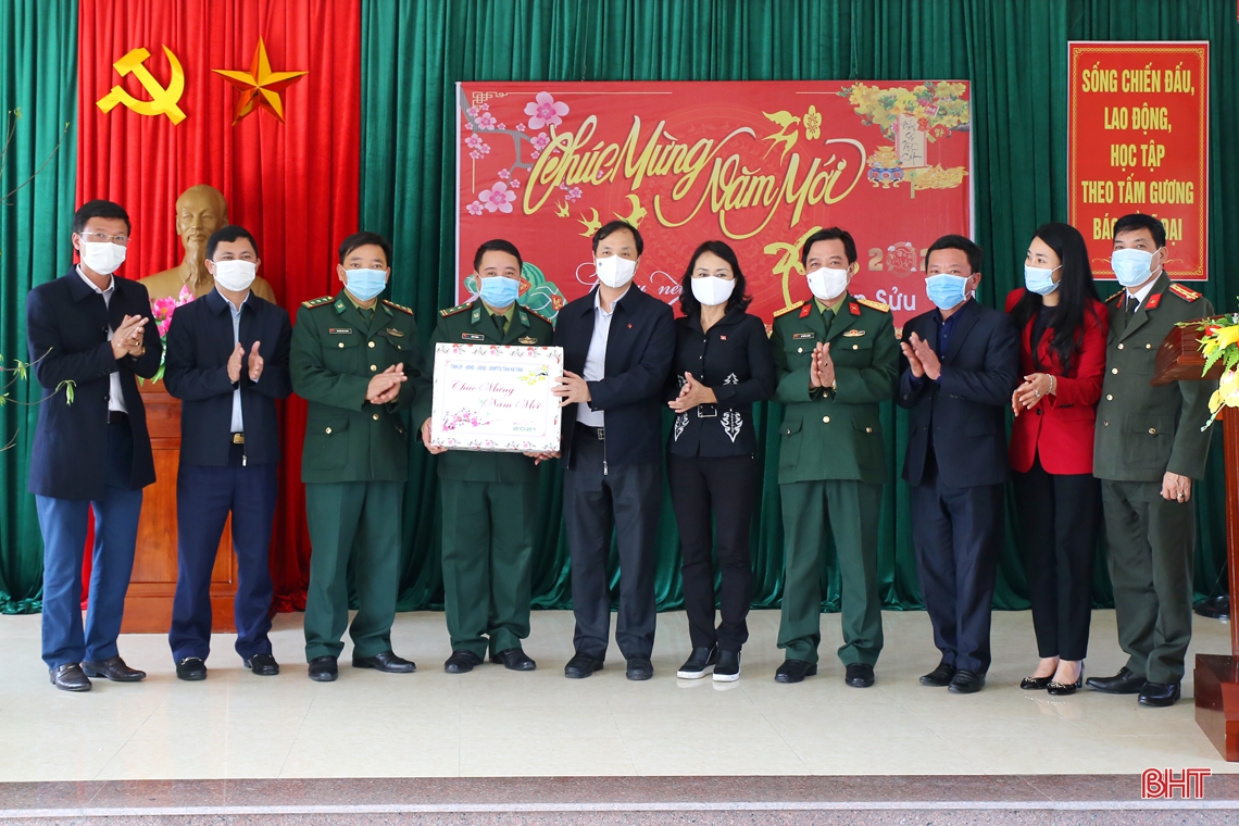 Bí thư Tỉnh ủy kiểm tra công tác sẵn sàng chiến đấu khu vực phía Nam Hà Tĩnh