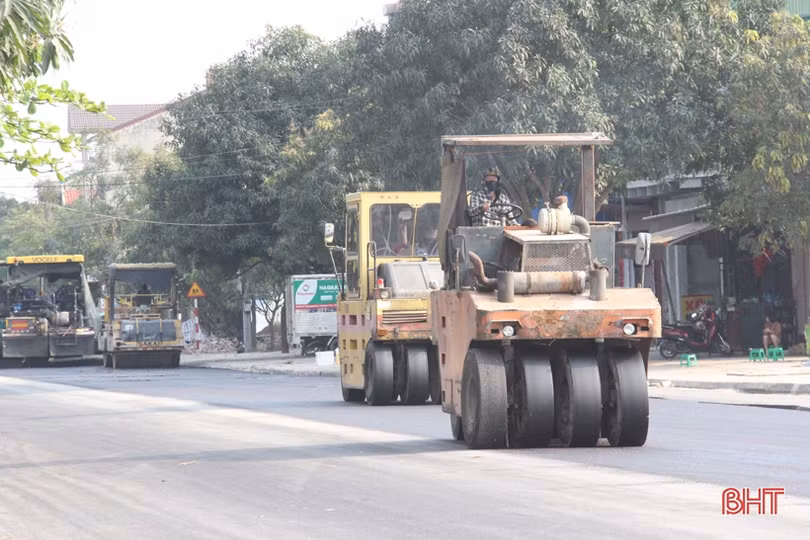 Người dân Hà Tĩnh nỗ lực duy trì lao động sản xuất 