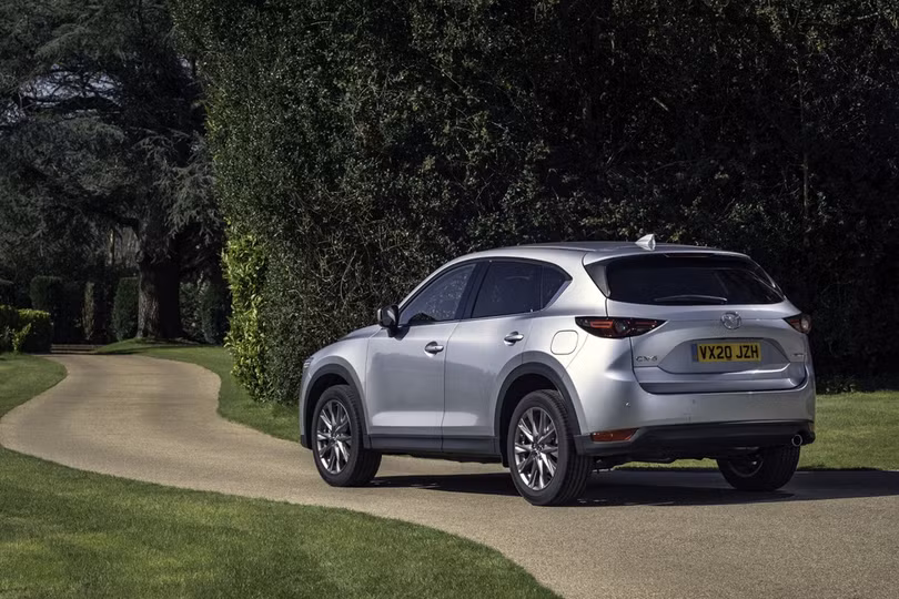Mazda CX-5 2020 có giá từ 33.000 USD, bổ sung màu mới