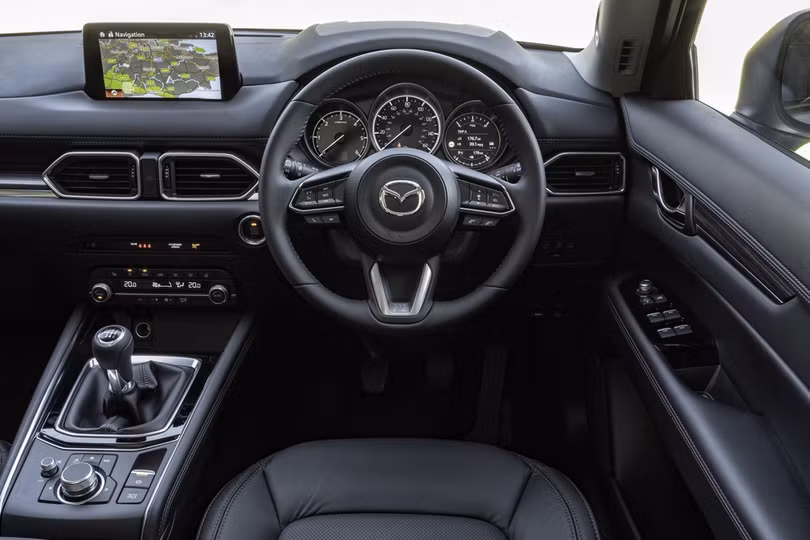 Mazda CX-5 2020 có giá từ 33.000 USD, bổ sung màu mới