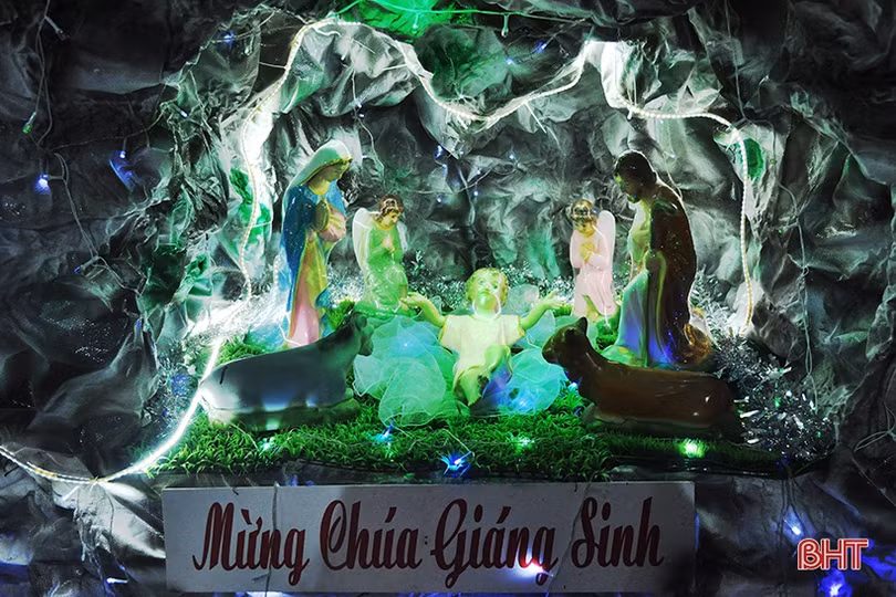 Giáng sinh đang đến rất gần trên phố phường Hà Tĩnh!