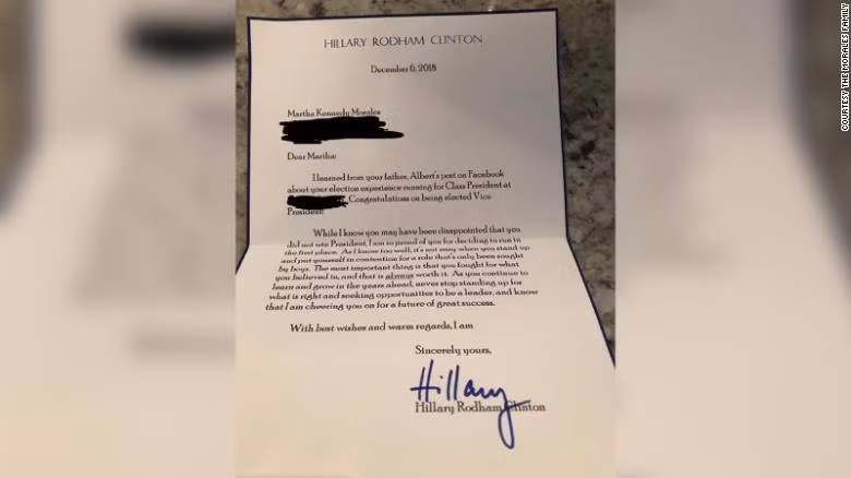 Bà Clinton gửi thư động viên bé gái 8 tuổi