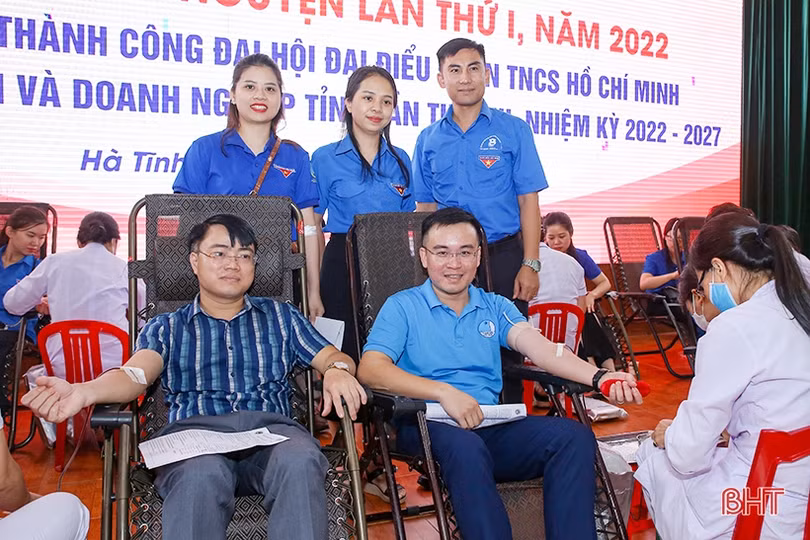 Đoàn viên Khối CCQ&DN Hà Tĩnh hiến 241 đơn vị máu