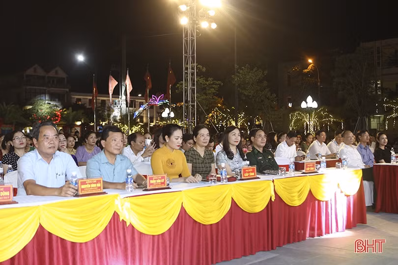 Hội Phụ nữ TX Kỳ Anh giành giải đặc biệt Liên hoan Hát ru và Dân vũ Hà Tĩnh