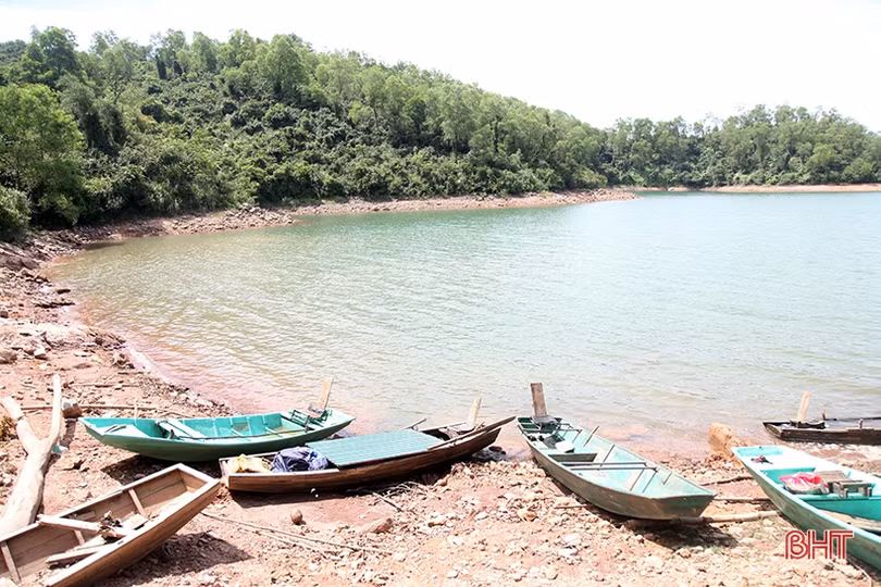 Hoạt động bảo vệ rừng khu vực hồ Kẻ Gỗ gặp khó do... chưa có bến thuyền
