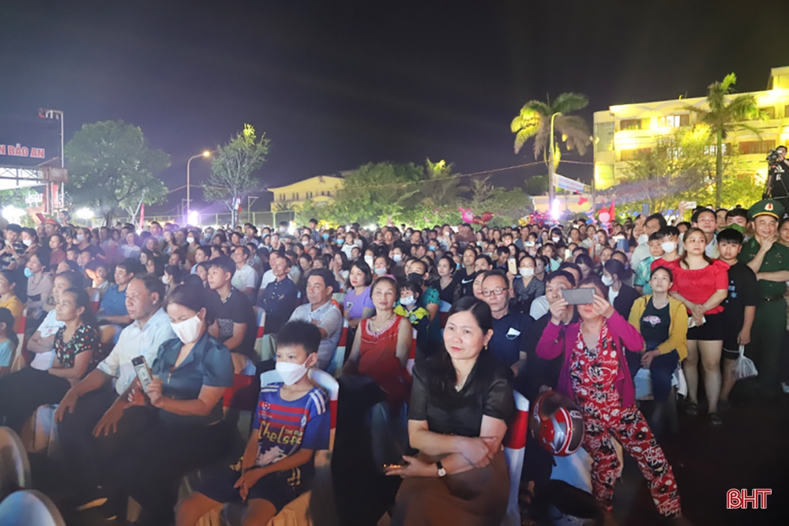 Đặc sắc đêm khai hội du lịch Cẩm Xuyên