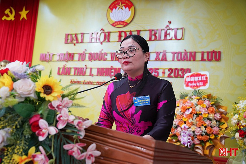 Bà Bùi Thị Hoàng Oanh - Bí thư Đảng ủy, Chủ tịch HĐND xã Toàn Lưu phát biểu chỉ đạo tại đại hội.