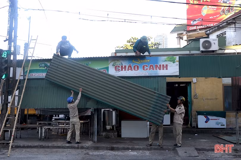 Giải phóng vỉa hè, tạo diện mạo cho khu vực trung tâm TP Hà Tĩnh